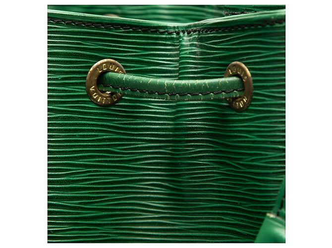 Borsa a secchiello Louis Vuitton Epi Noe GM Verde - vista 6