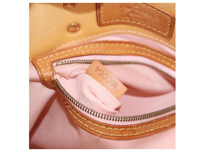 LOUIS VUITTON Monogram Vernis Reade PM Bag Marshmallow Pink M91306 - vista 12