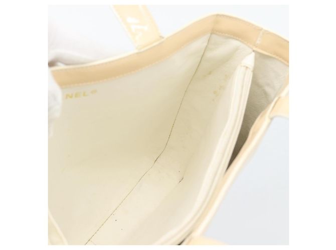 CHANEL Tote Bag Patent leather Ivory Gold CC - vista 16