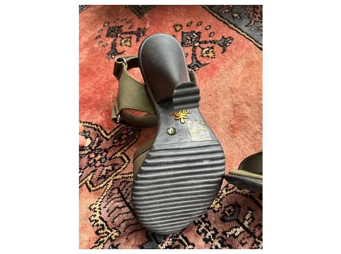 Prada Sandalen aus khaki Canvas mit Absatz Grün - Ansicht 5