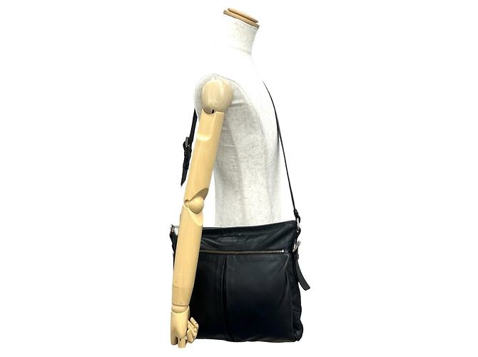 Borsa Tote a Spalla in Pelle Goffrata Prada Nero - vista 2