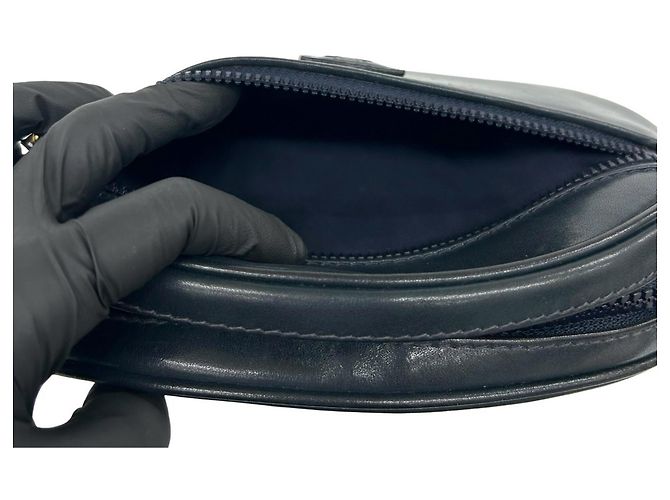 Céline Celine Vintage Blazon Triomphe Logo Mini Schultertasche aus Leder Marineblau - Ansicht 10