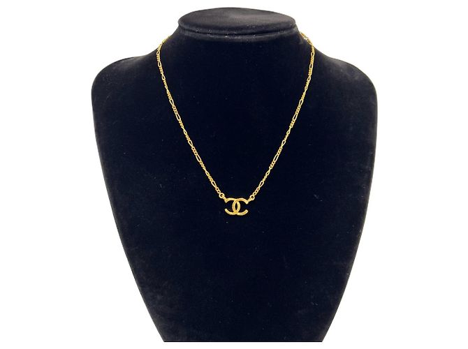 Collana Pendente CHANEL Vintage Motif Coco Mark GP D'oro - vista 2