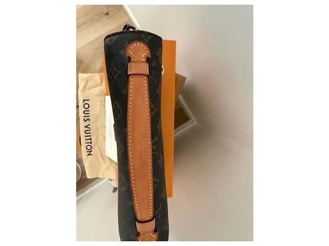 Borsa Louis Vuitton Pochette Métis Monogram Marrone - vista 3