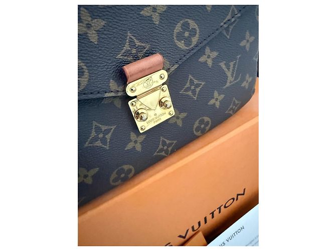 Borsa Louis Vuitton Pochette Métis Monogram Marrone - vista 5
