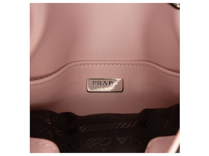 Borsa a spalla con patta Cleo in pelle Spazzolato rosa Prada - vista 5
