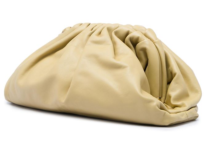 Bottega Veneta The Pouch en lambskin beige - vue 2