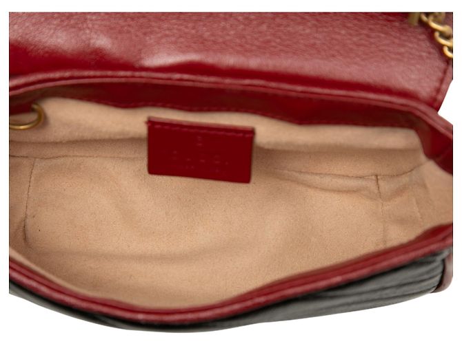Borsa a tracolla Gucci Black Super Mini GG Marmont in pelle matelassé con patta Torchon - vista 4