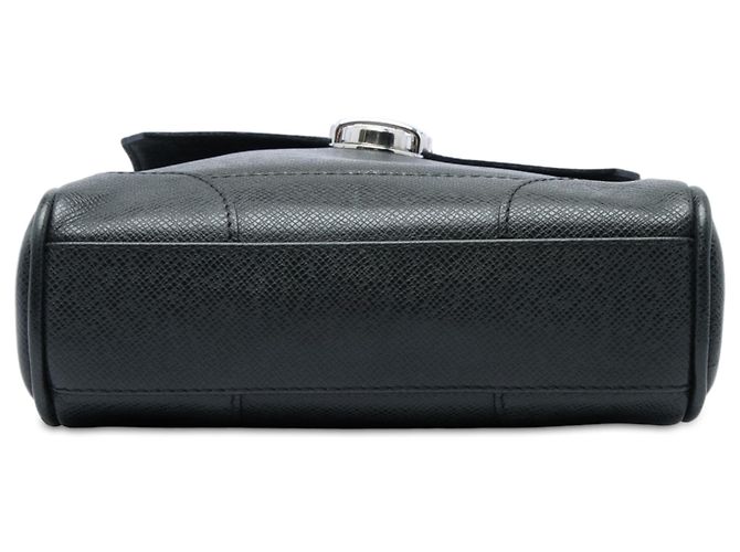 Louis Vuitton Black Taiga Luka Nero - vista 3