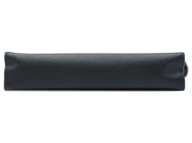 Louis Vuitton Black Taiga Articles de Voyage Pochette Voyage MM Nero - vista 3