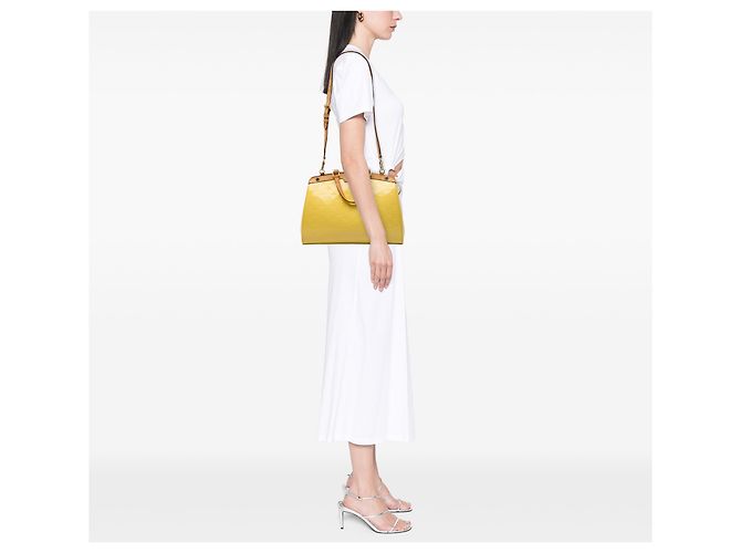 Louis Vuitton Yellow Monogram Vernis Brea MM Giallo - vista 6