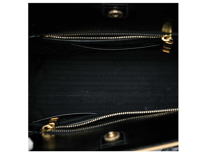 Borsa tote convertibile Prada Black Saffiano Vernice Open Pyramid Nero - vista 5