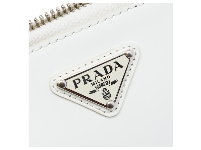 Pouch Mini Prada in pelle spazzolata bianca con catena e triangolo Bianco Bianco sporco - vista 5