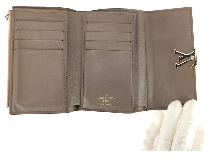 Louis Vuitton Portefeuille Capucines Compact Wallet Rosa - vista 8
