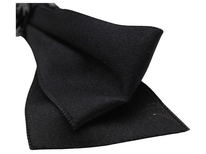 Fermi capelli in raso nero Chanel - vista 6