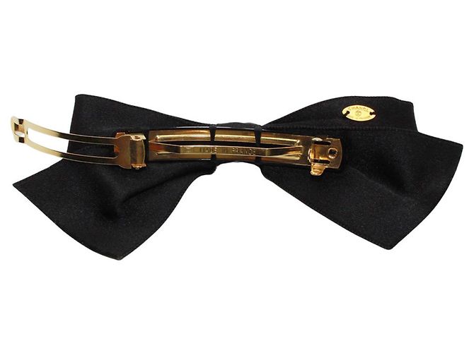 Fermi capelli in raso nero Chanel - vista 7