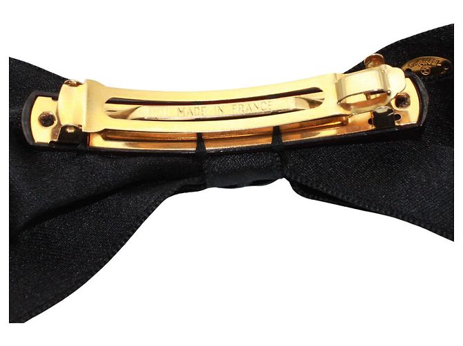 Fermi capelli in raso nero Chanel - vista 9