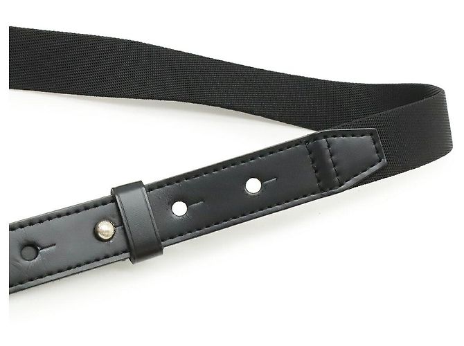 Louis Vuitton Borsa crossbody Taiga Sayan Nero - vista 5