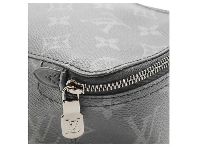 Neceser de maquillaje Louis Vuitton Monogram Eclipse Multicolor - vista 3