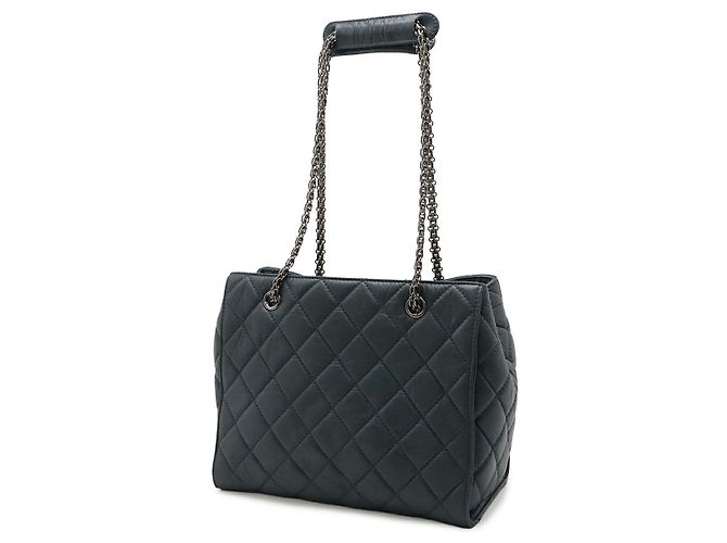 Bolso de hombro con cadena Chanel 2.55 Matelassé Azul - vista 2