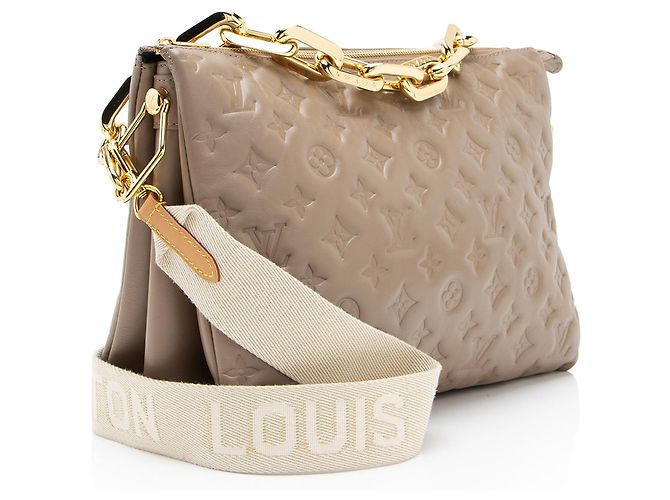 Bolsa de Ombro Coussin MM em pele de cordeiro com Monograma em relevo Louis Vuitton Marrom - vista 2