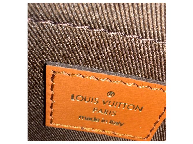 Looping Louis Vuitton Pochette Monogram from Loop Hobo Clutch Bag Marrone - vista 6