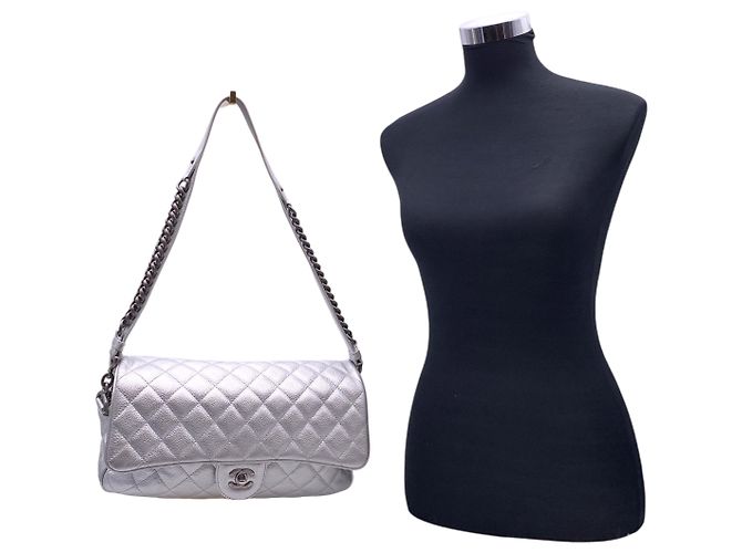 Borsa a tracolla in pelle Chanel Timeless/Classique Argento Metallico - vista 2