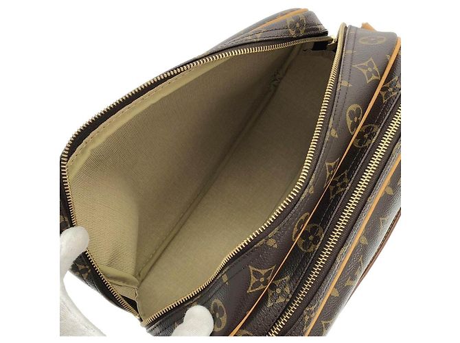 Bolsa de Ombro Louis Vuitton Monogram Marrom - vista 8