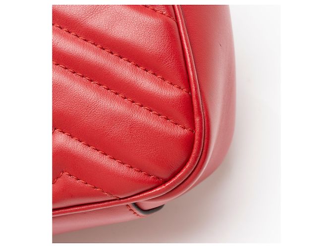 Borsa a patta Small GG Marmont in pelle matelassé Gucci Rosso - vista 10