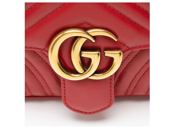Borsa a patta Small GG Marmont in pelle matelassé Gucci Rosso - vista 9