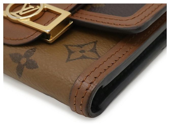 Cartera Compacta Louis Vuitton Dauphine Castaño - vista 3