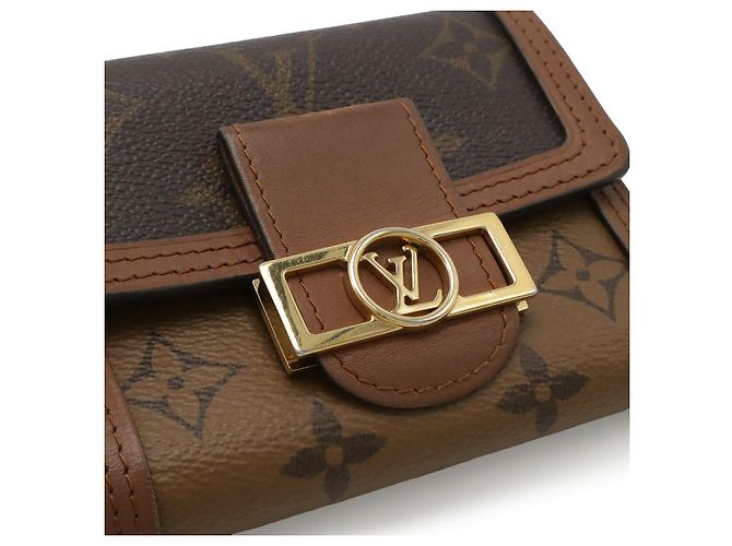 Cartera Compacta Louis Vuitton Dauphine Castaño - vista 4