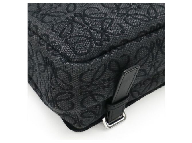 Borsa a tracolla Loewe Repeat Anagram Nero - vista 3