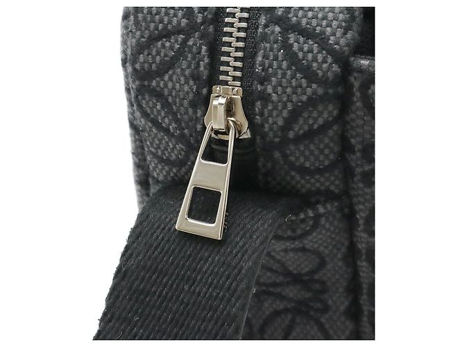 Borsa a tracolla Loewe Repeat Anagram Nero - vista 5