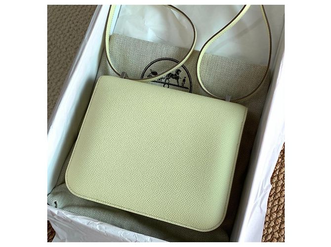 Bolso Hermès Constance 19 Amarillo - vista 2