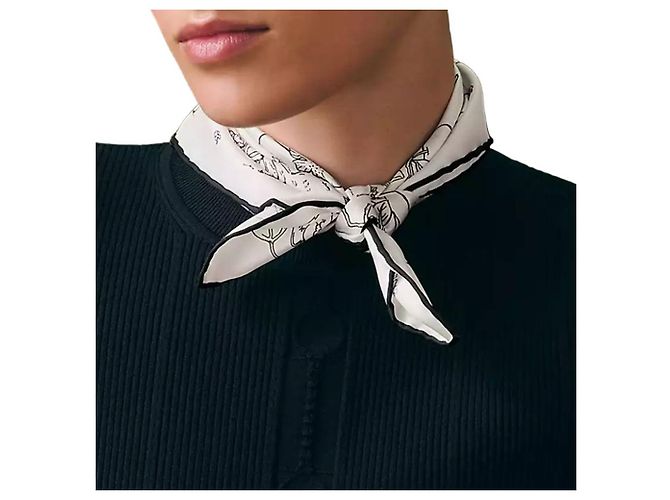 Foulard Hermès 45 Bianco e Nero in Seta - vista 4