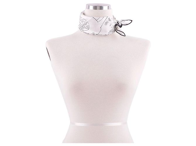 Foulard Hermès 45 Bianco e Nero in Seta - vista 9