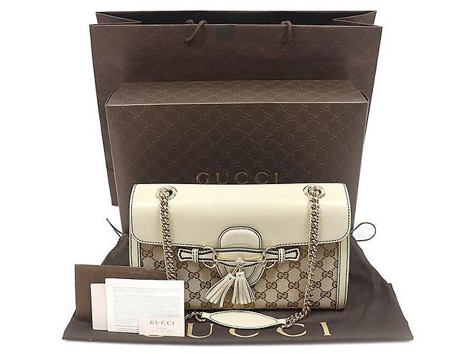 Gucci Bolso de hombro Emily de piel marfil con logo GG jacquard y borla Castaño - vista 2