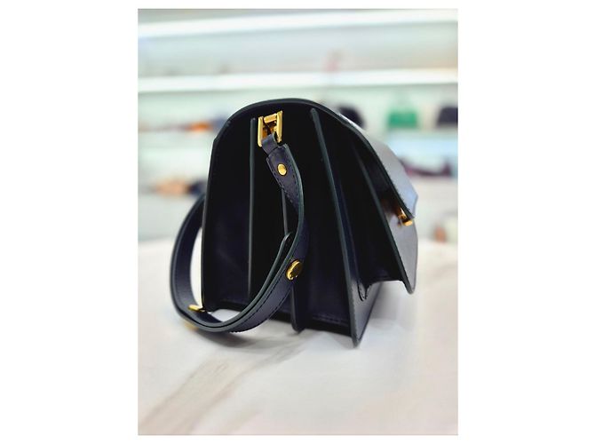Marni Borsa a tracolla e crossbody Trunk media in Saffiano Blu - vista 5