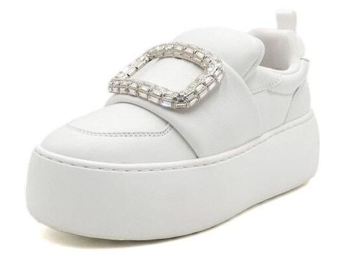 Roger Vivier Weiße Leder-Sneaker mit Kristallschließe - Ansicht 2