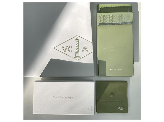 Van Cleef & Arpels Bracciale Vintage Alhambra Motivi Guilloché Oro Giallo - vista 8