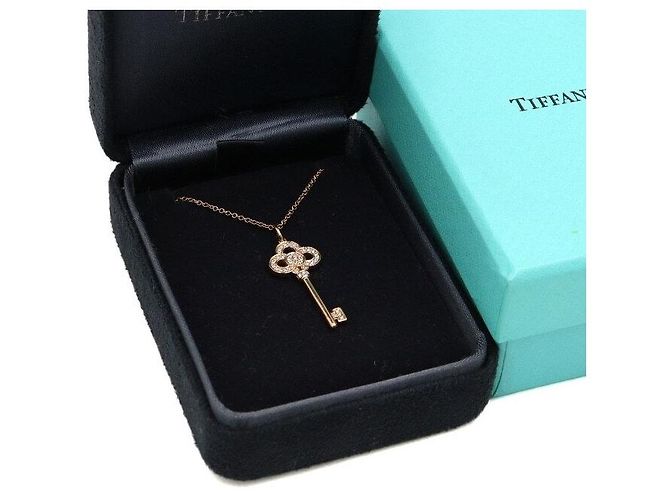 Tiffany & Co Ensemble collier chaîne fine et pendentif clé mini couronne en diamants Rose - vue 6