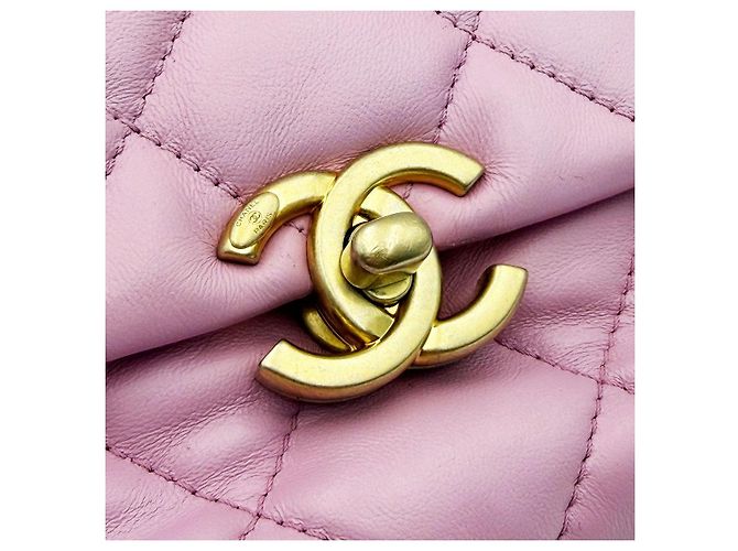 Chanel Mini bolsa de corrente acolchoada em pele de cordeiro rosa - vista 8