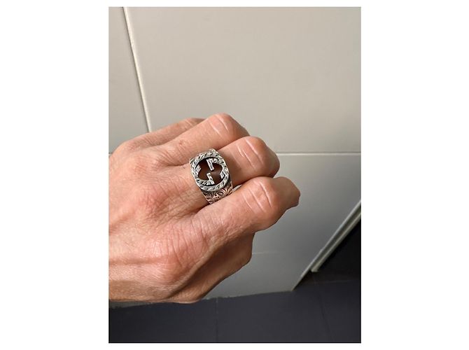 Anello Gucci Interlocking G in argento inciso - vista 2
