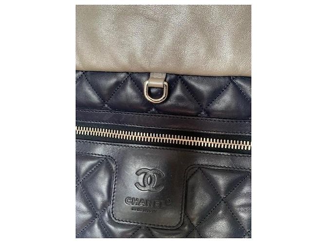 Borsa Chanel Coco Cocoon in pelle trapuntata blu navy e grigia Grigio - vista 2