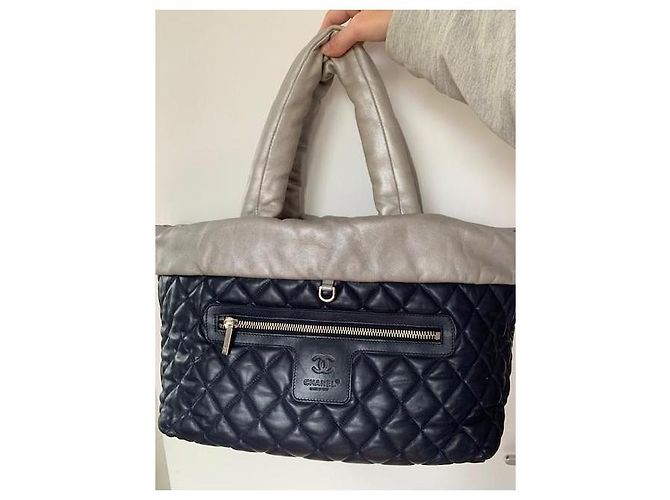 Borsa Chanel Coco Cocoon in pelle trapuntata blu navy e grigia Grigio - vista 3