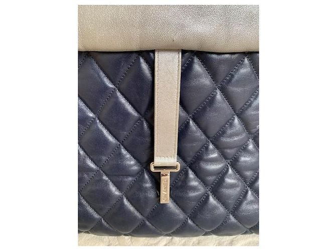 Borsa Chanel Coco Cocoon in pelle trapuntata blu navy e grigia Grigio - vista 6