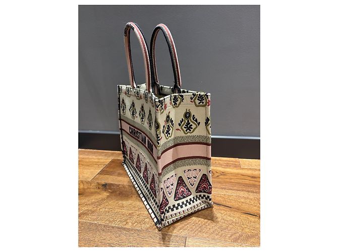 Christian Dior Book Tote Tasche aus Canvas Braun Schwarz Pink Rot Beige Grün - Ansicht 2