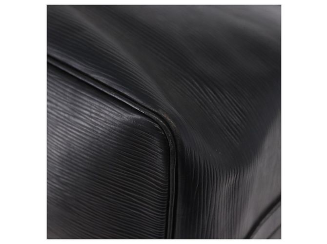 Borsa a tracolla LOUIS VUITTON Epi Petit Noe Nera M44102 LV Auth 197443 Nero - vista 18