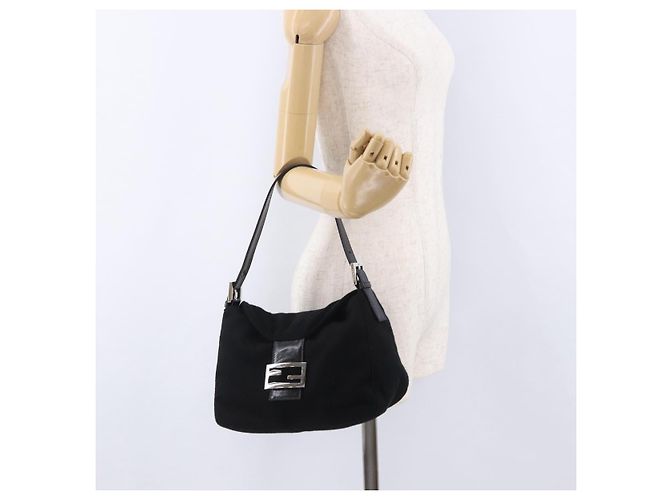 Borsa a spalla FENDI Mamma Baguette in lana nera argento Auth 201915V Nero - vista 25